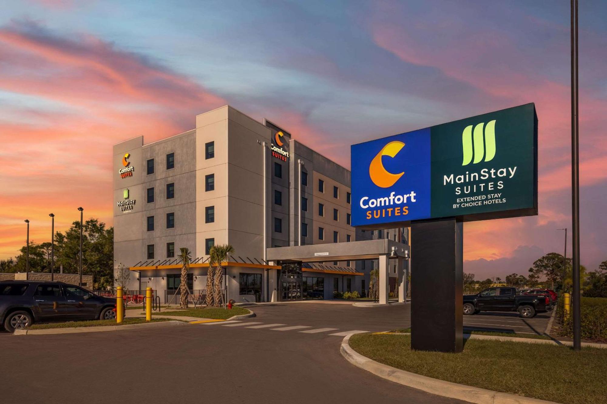 Comfort Suites Fort Myers East I-75 Екстер'єр фото