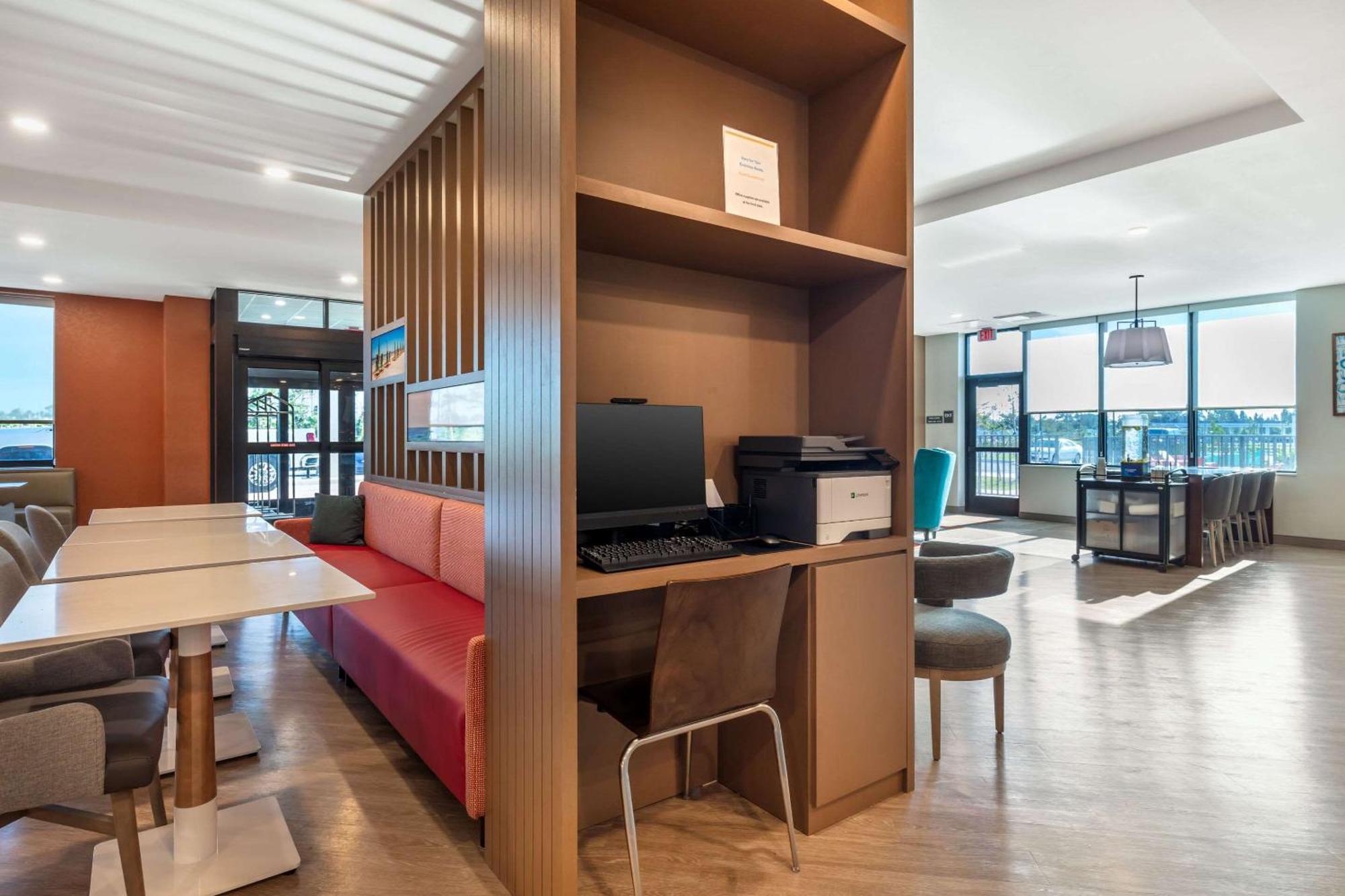 Comfort Suites Fort Myers East I-75 Екстер'єр фото