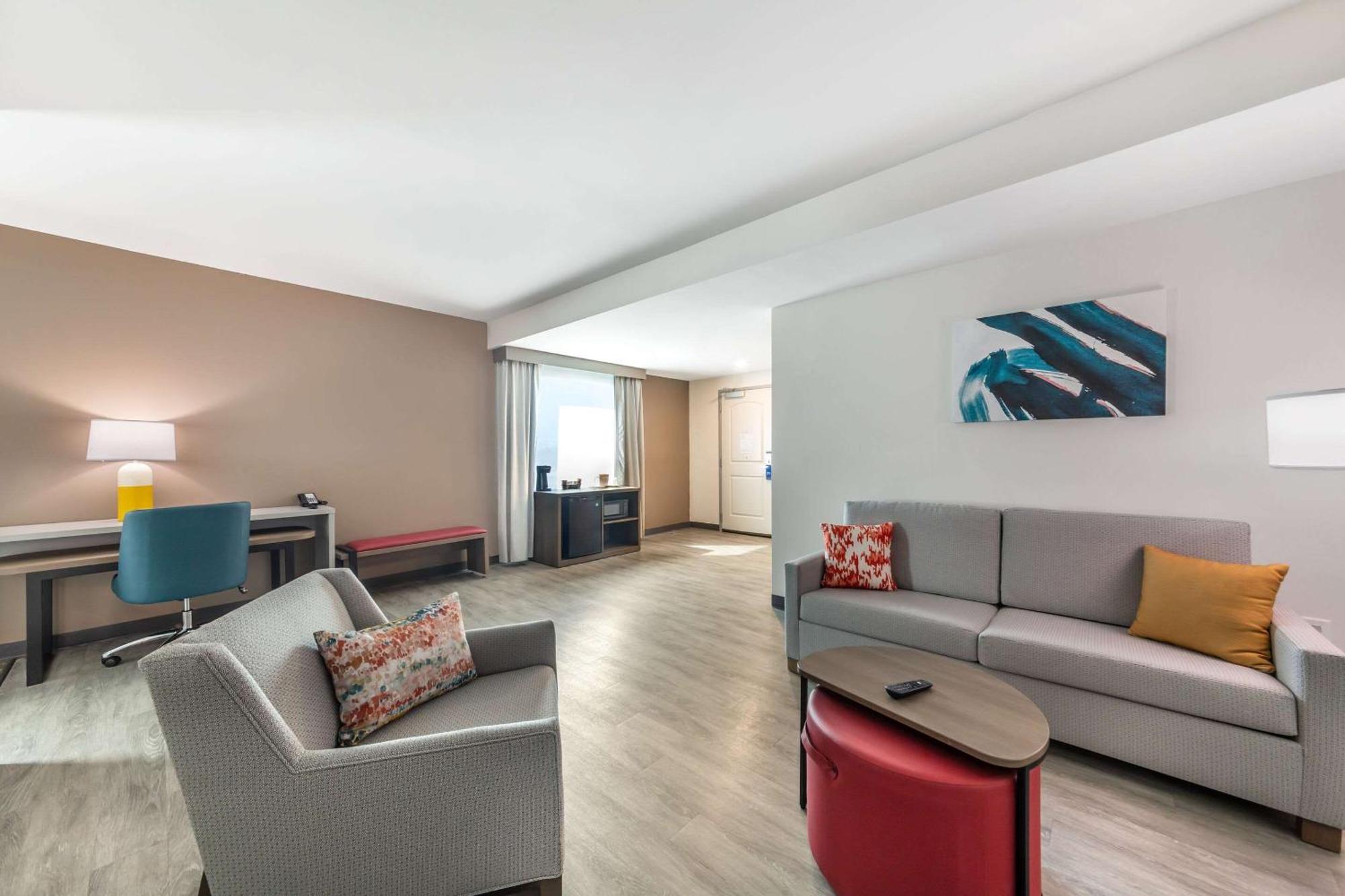 Comfort Suites Fort Myers East I-75 Екстер'єр фото
